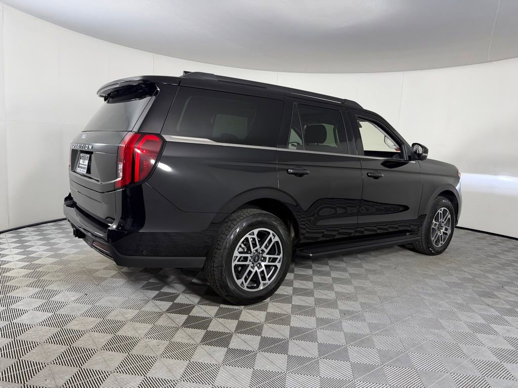Used 2025 Ford Expedition Active AWD/4WD image 8