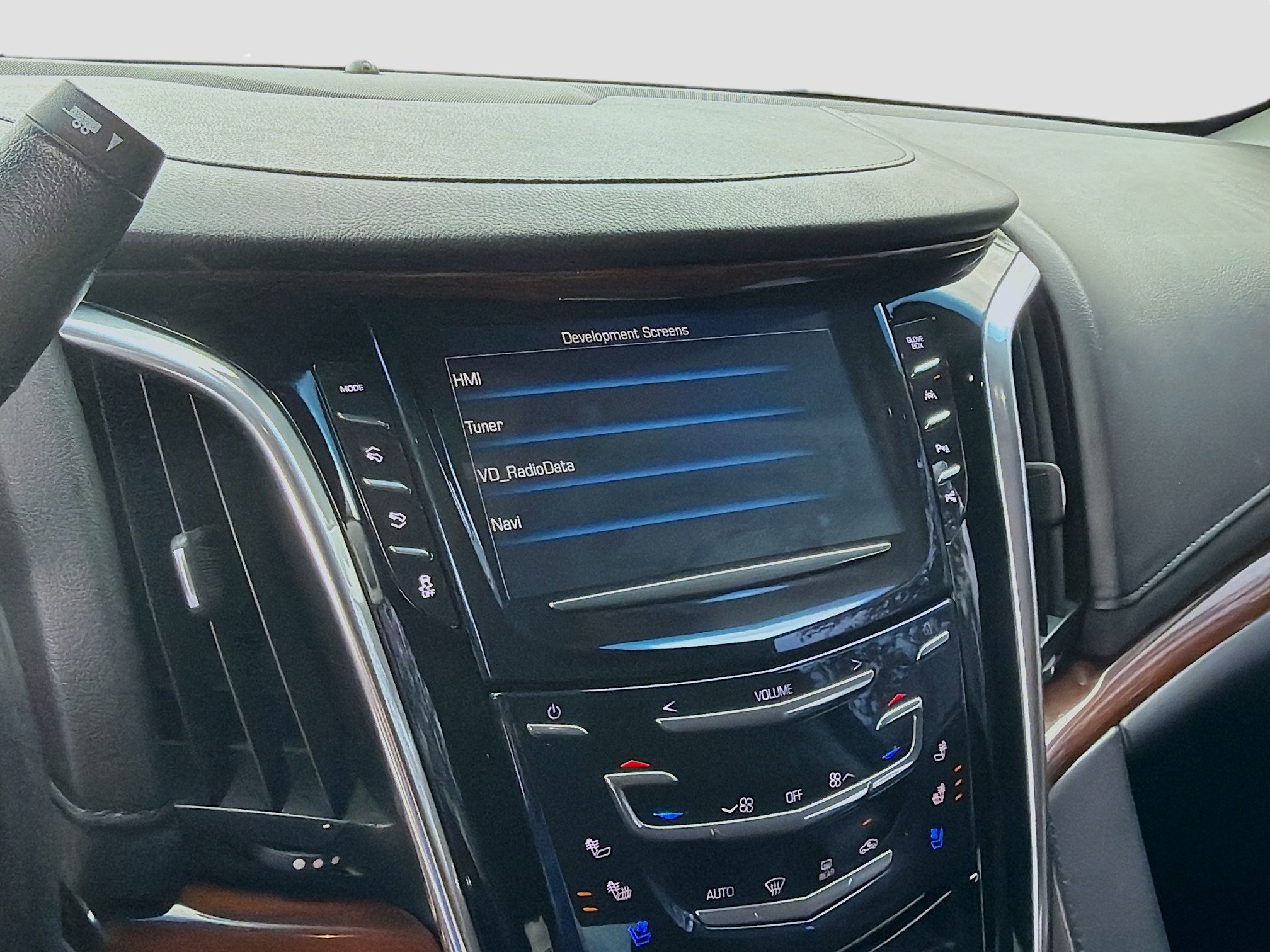 Used 2018 Cadillac Escalade Premium Luxury image 10