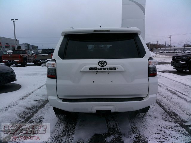 Used 2018 Toyota 4Runner SR5 image 3