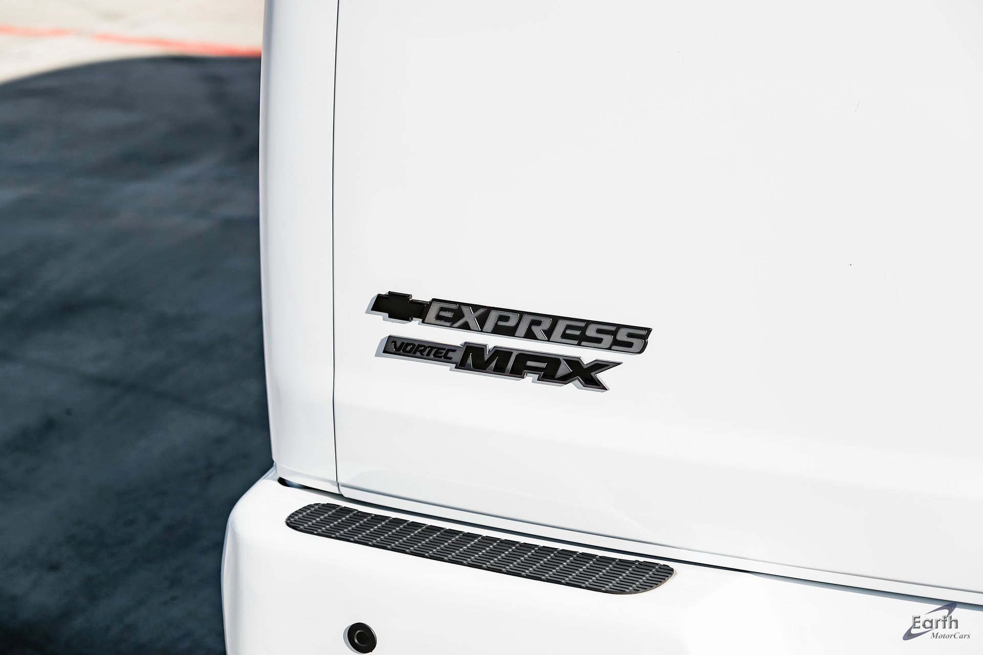 Used 2023 Chevrolet Express 2500 image 30