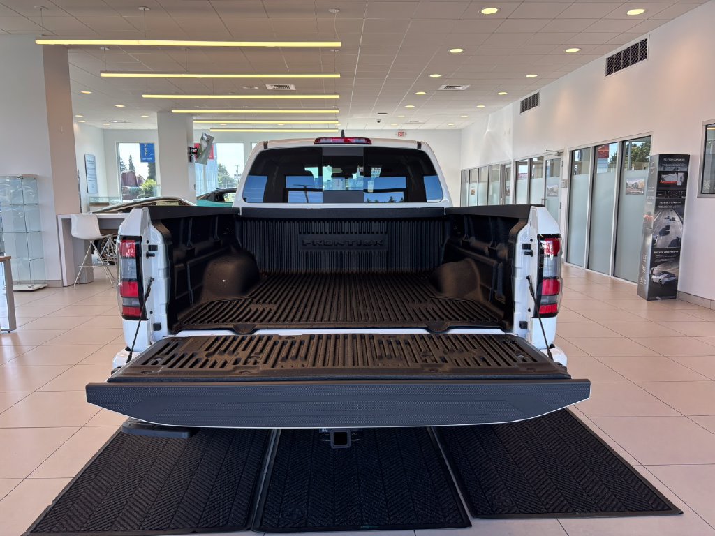 New 2026 Nissan Frontier SV w/ Tow Package AWD/4WD image 9