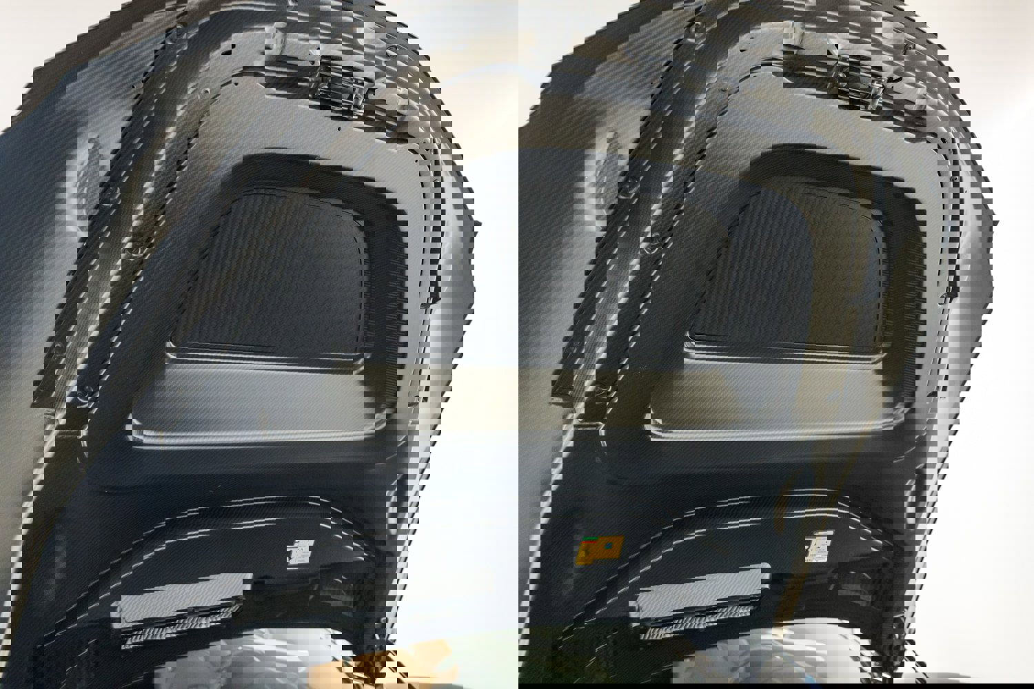 Used 2022 Ferrari SF90 Stradale image 57