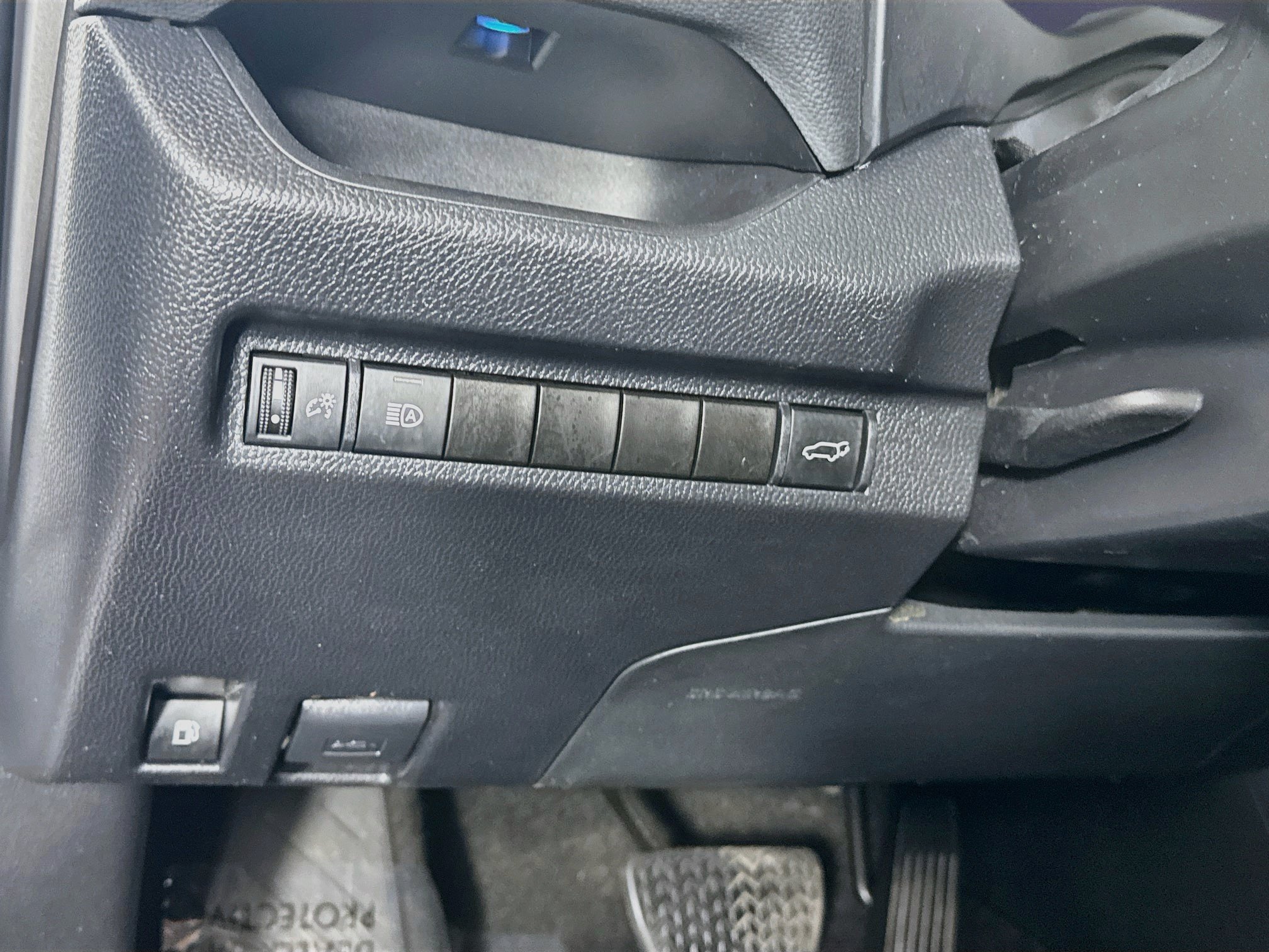 Certified 2024 Toyota RAV4 XSE AWD/4WD image 11