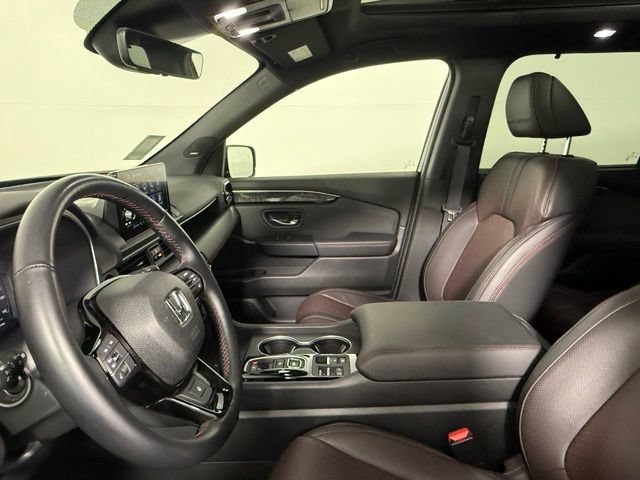 Used 2025 Honda Pilot Black Edition image 28