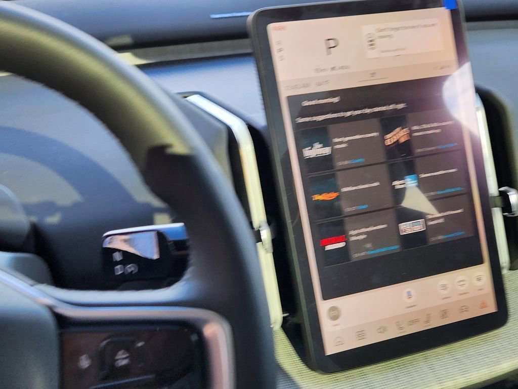 New 2026 Volvo EX30 Cross Country Ultra image 11