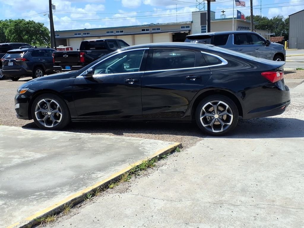 Used 2024 Chevrolet Malibu LT image 2
