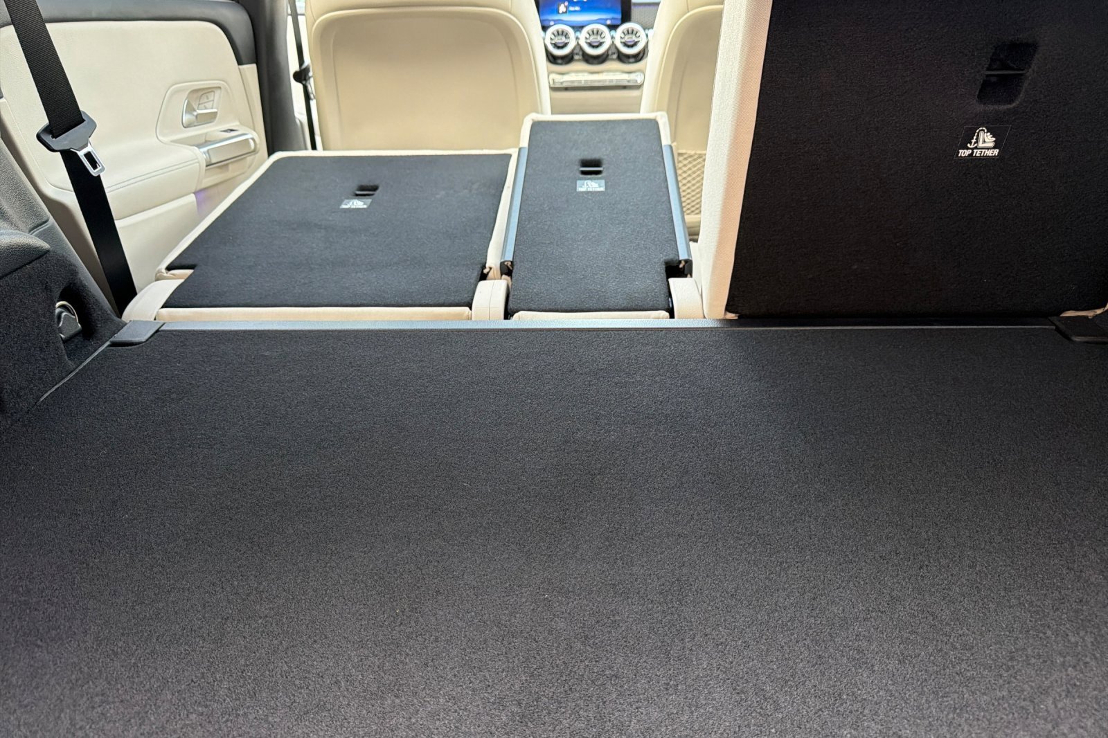 Certified 2025 Mercedes-Benz GLB 250 image 17