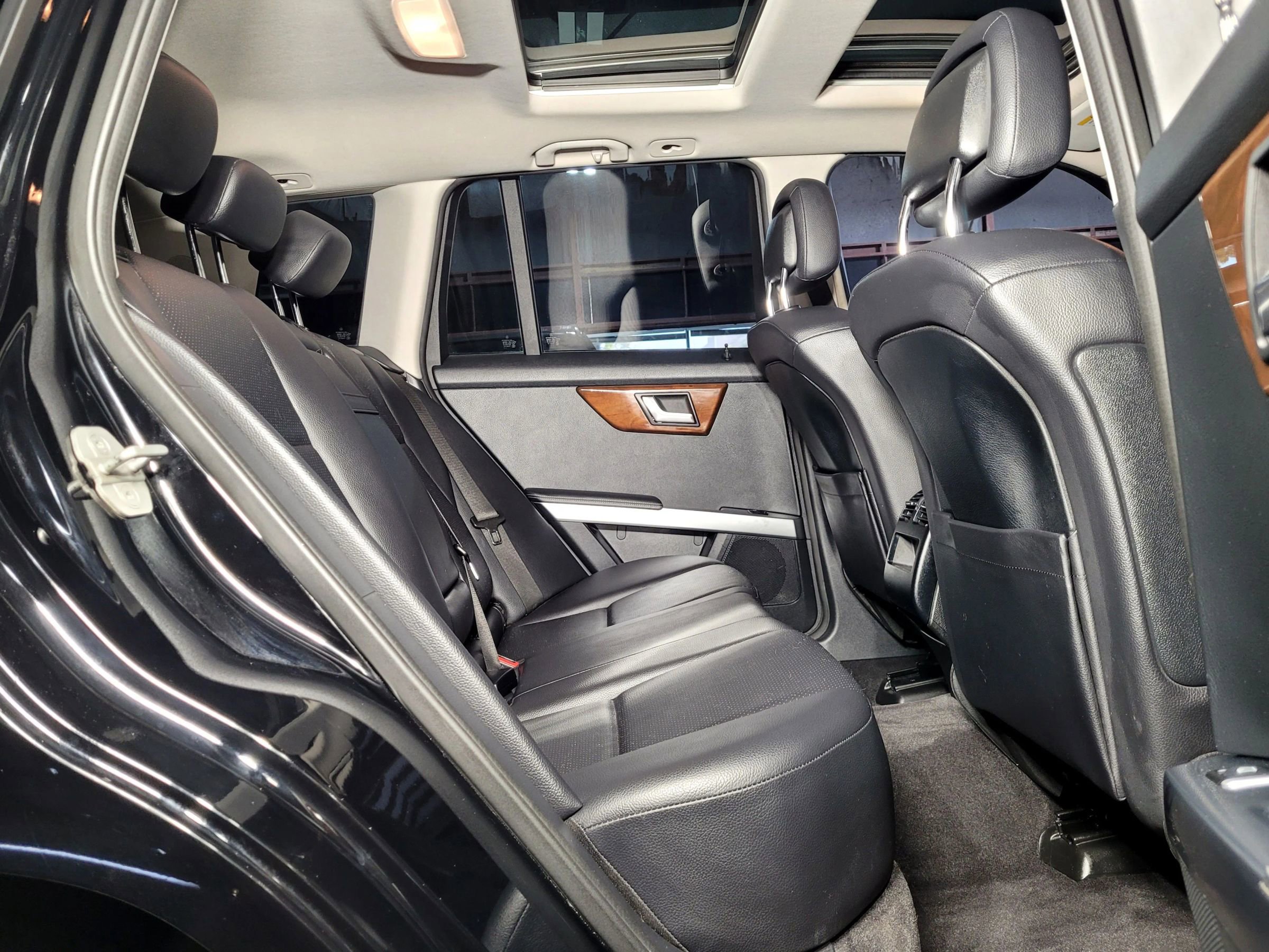 Used 2015 Mercedes-Benz GLK 350 4MATIC image 37