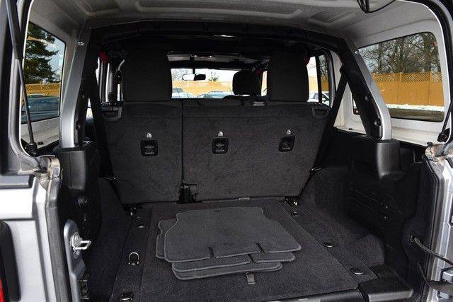 Used 2020 Jeep Wrangler Unlimited Sahara w/ Cold Weather Group image 26