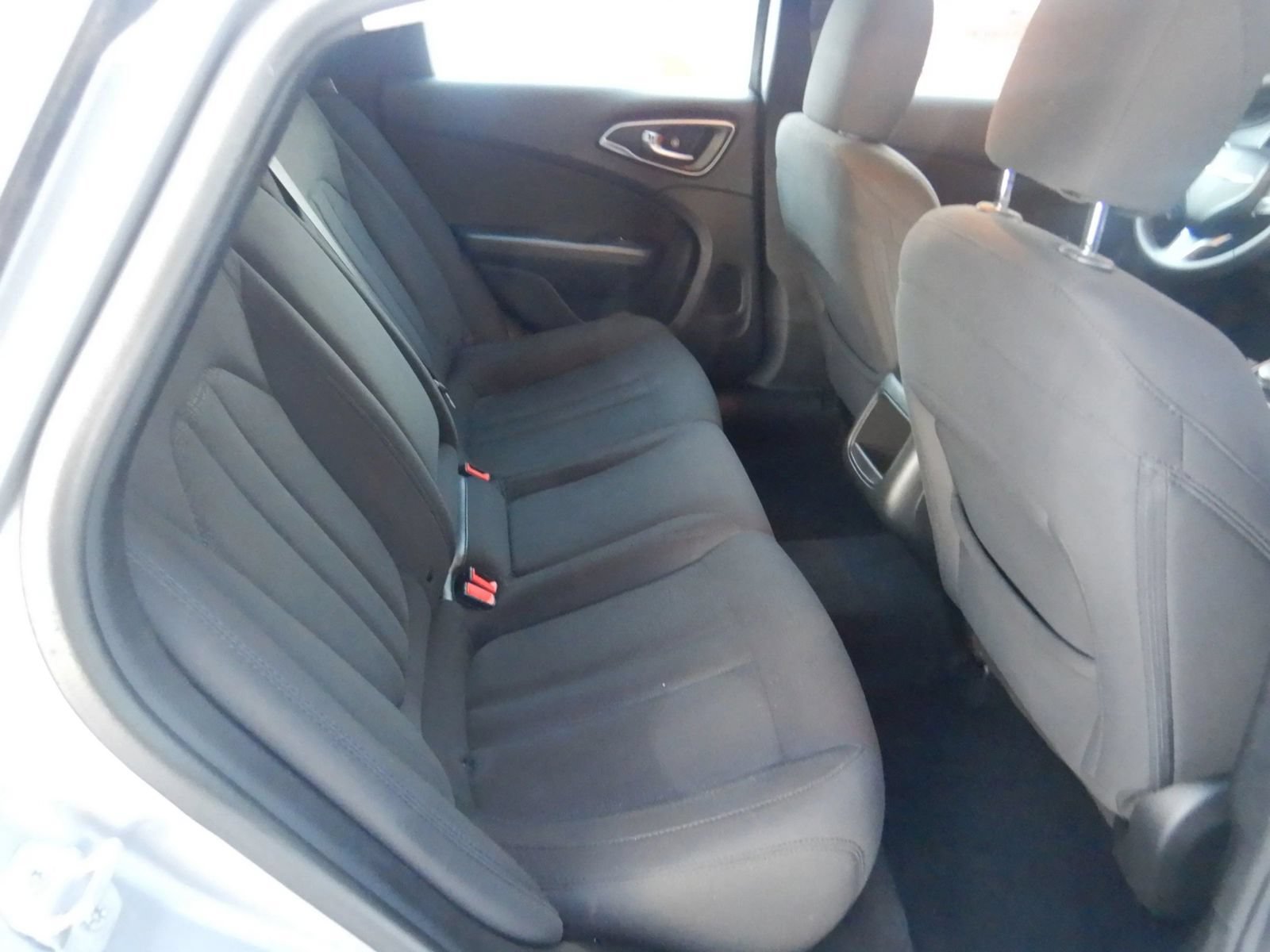 Used 2015 Chrysler 200 LX FWD image 20