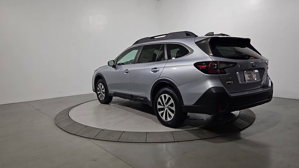 Certified 2021 Subaru Outback Premium image 3