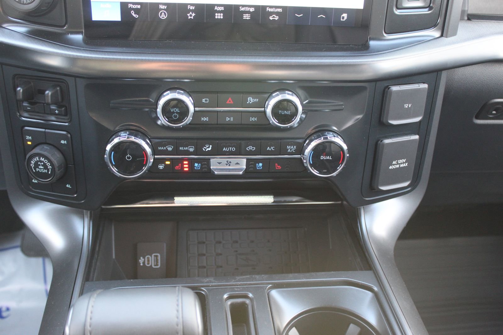 New 2025 Ford F150 Lariat w/ Equipment Group 501A Mid image 39