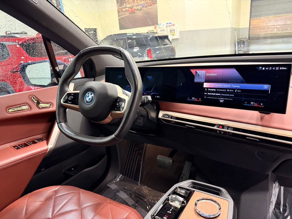Used 2023 BMW iX xDrive50 w/ Premium Package AWD/4WD image 30
