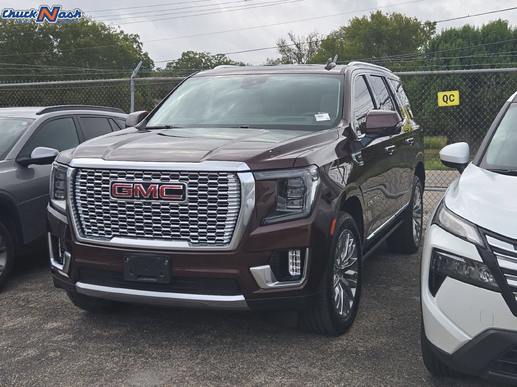 Used 2023 GMC Yukon Denali w/ LPO, Floor Liner Package AWD/4WD image 3