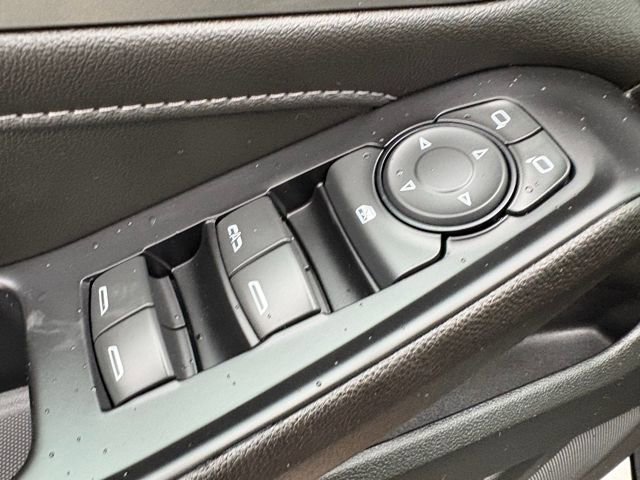 Used 2023 Chevrolet Traverse LT image 12