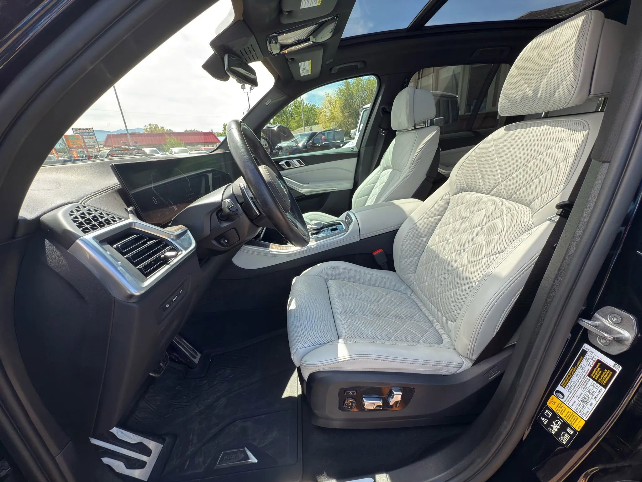 Used 2024 BMW X5 xDrive40i w/ M Sport Package image 39