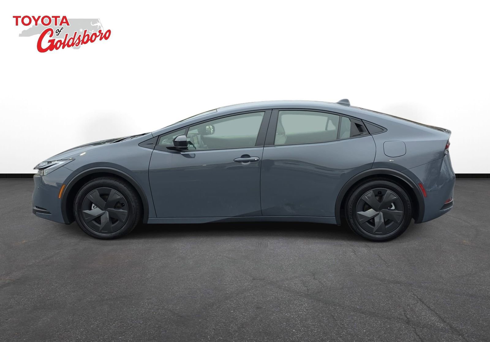 Used 2025 Toyota Prius LE image 8