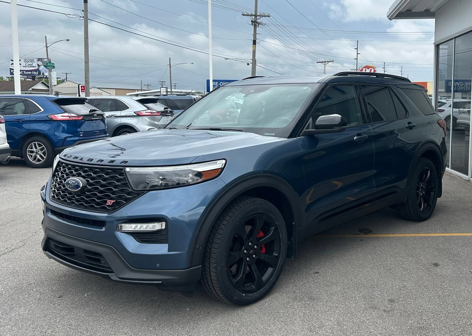 Used 2020 Ford Explorer ST w/ ST High-Performance Pack AWD/4WD image 3
