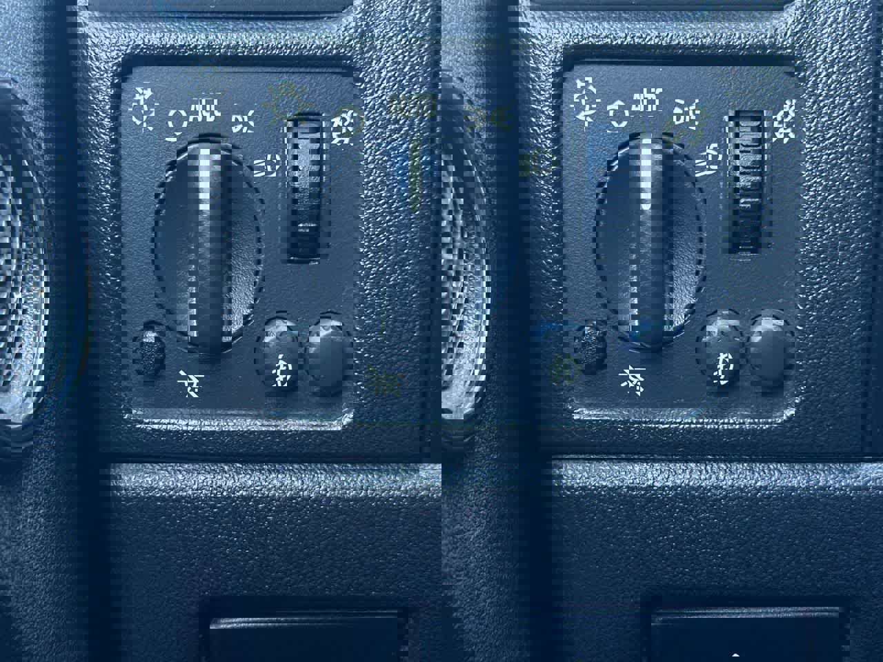 Used 2012 Chevrolet Colorado LT image 34