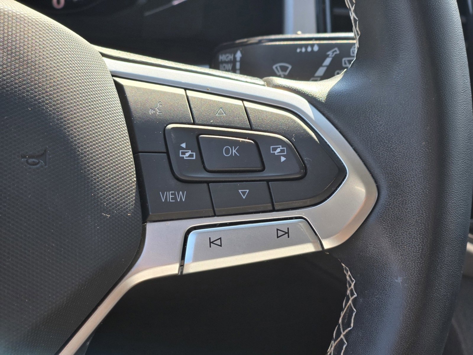 Used 2023 Volkswagen Atlas SE image 18