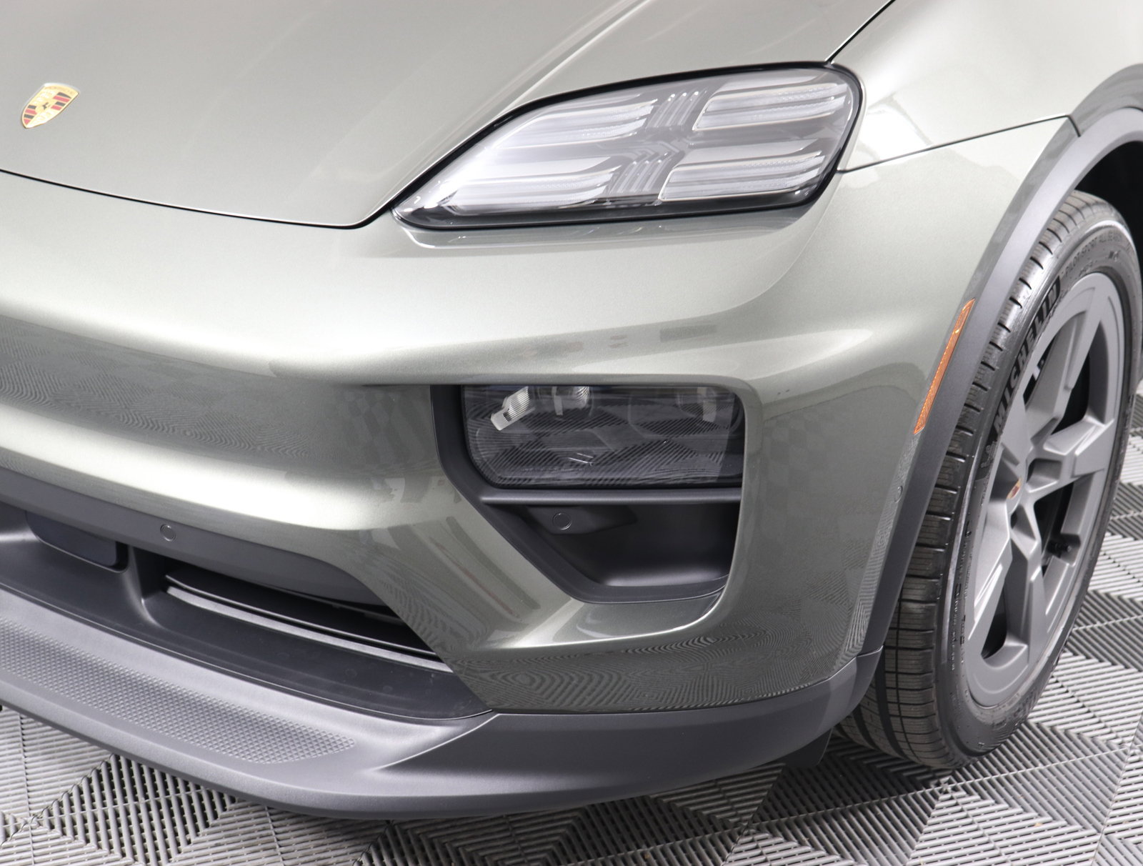 Used 2025 Porsche Macan Electric image 14