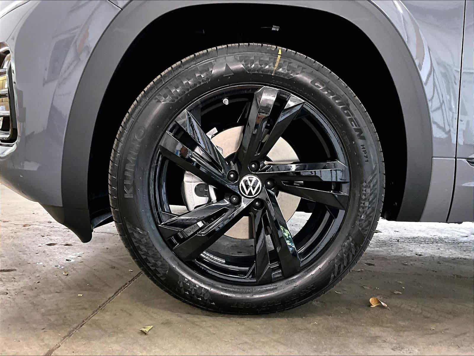 New 2026 Volkswagen Atlas Cross Sport SEL R-Line AWD/4WD image 14