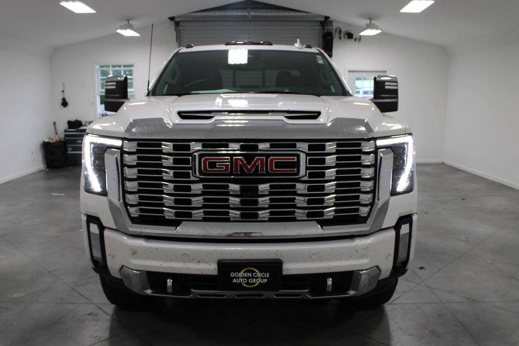 Used 2024 GMC Sierra 2500 Denali w/ Denali Reserve Package AWD/4WD image 3