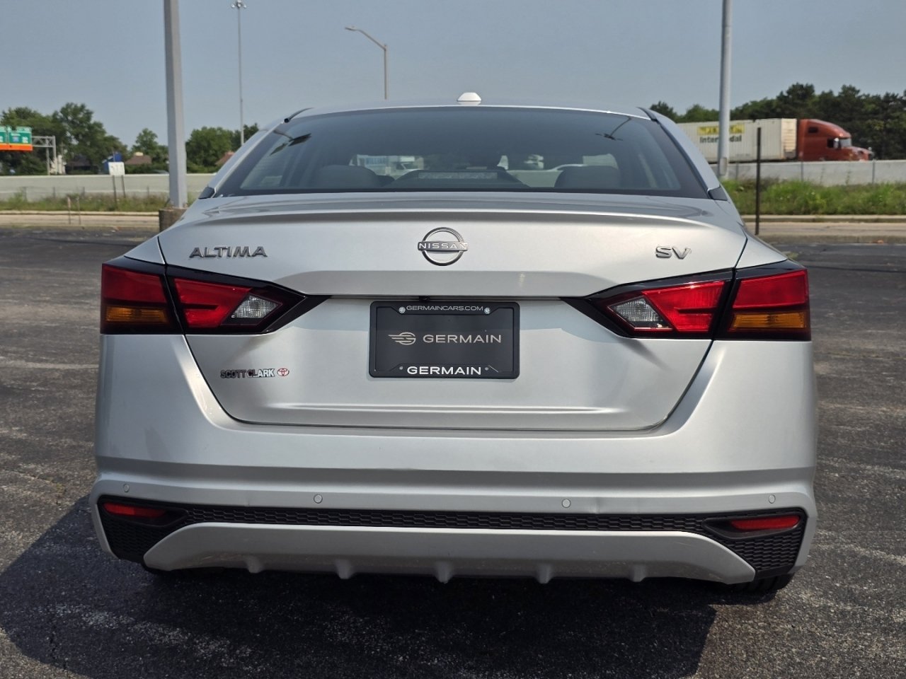 Used 2024 Nissan Altima 2.5 SV FWD image 14