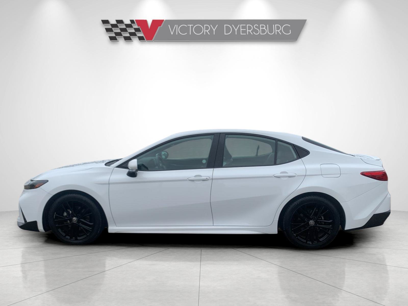 Used 2025 Toyota Camry SE FWD image 7