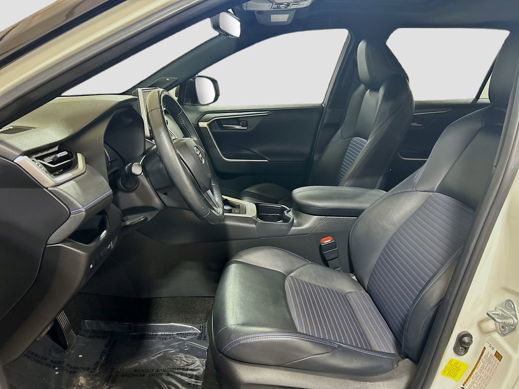 Used 2020 Toyota RAV4 XSE AWD/4WD image 18