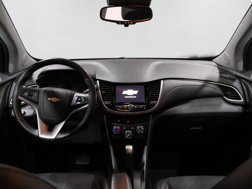 Used 2020 Chevrolet Trax LT w/ LT Convenience Package image 18