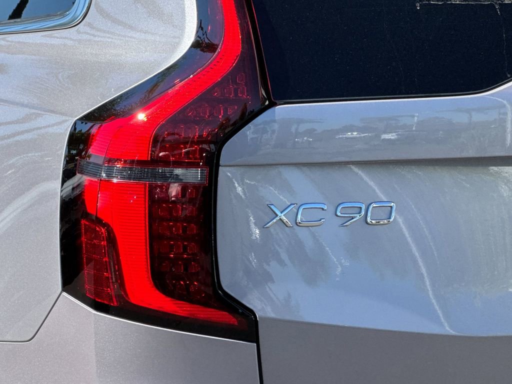 New 2026 Volvo XC90 B6 Plus w/ Protection Package Premier image 25