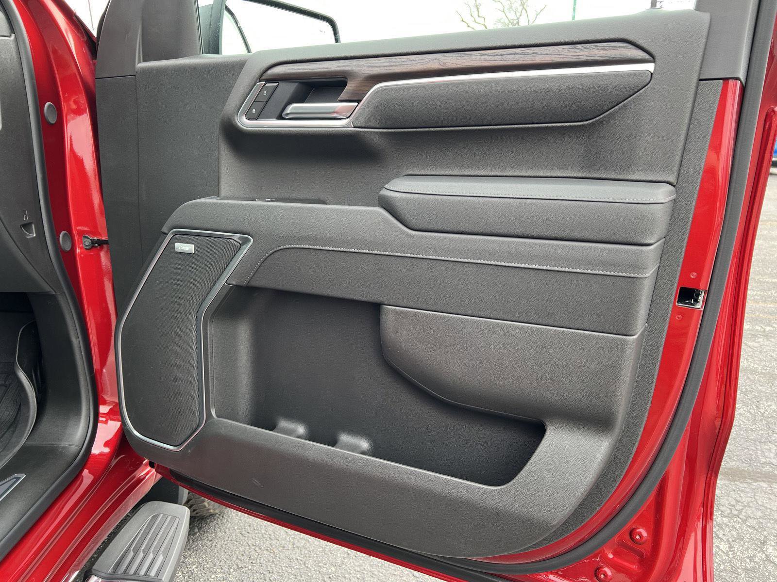 New 2026 GMC Sierra 1500 SLT image 19