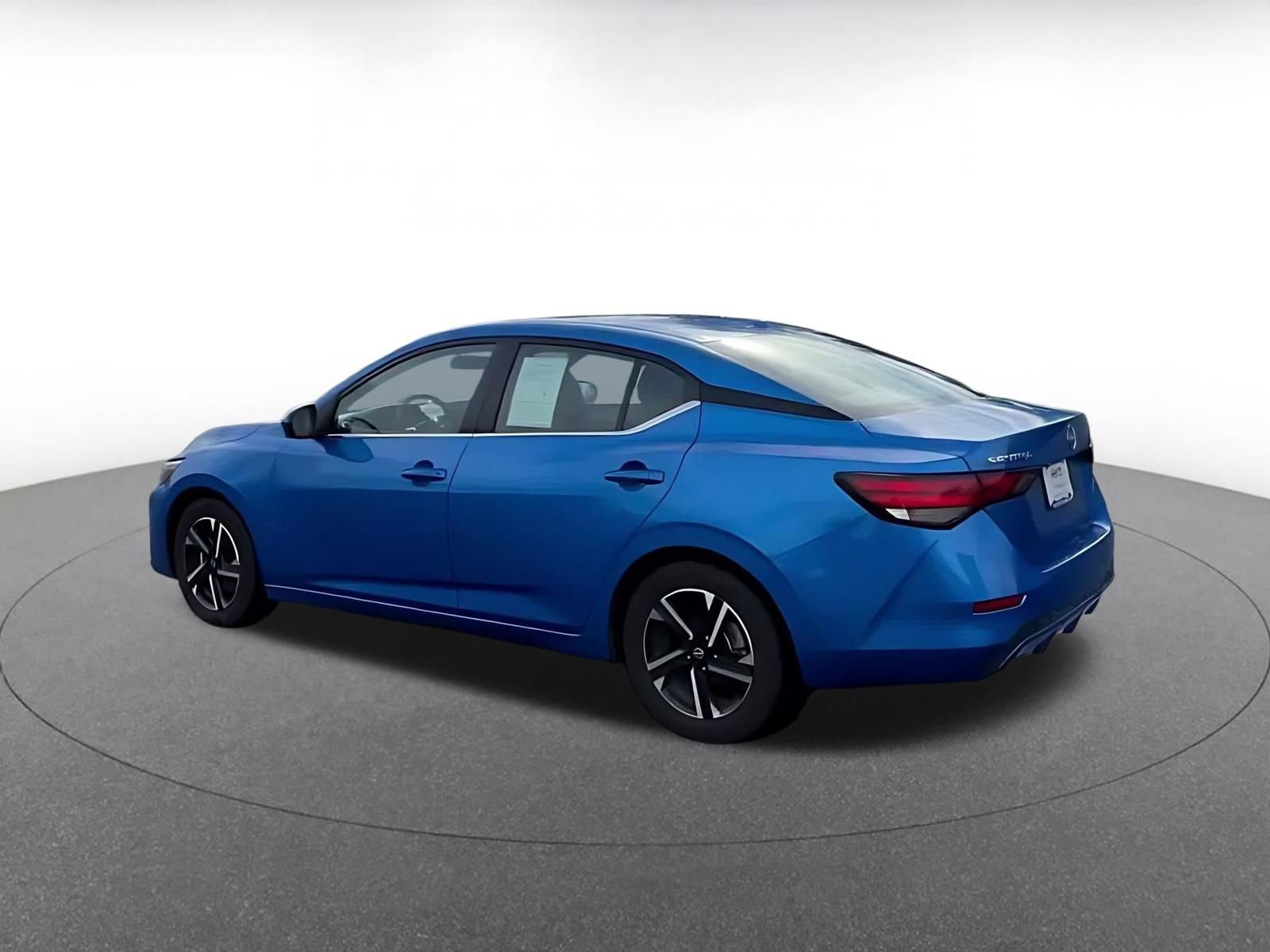 Used 2025 Nissan Sentra SV FWD image 10