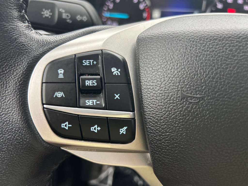 Used 2022 Ford Explorer Limited w/ Equipment Group 301A image 27