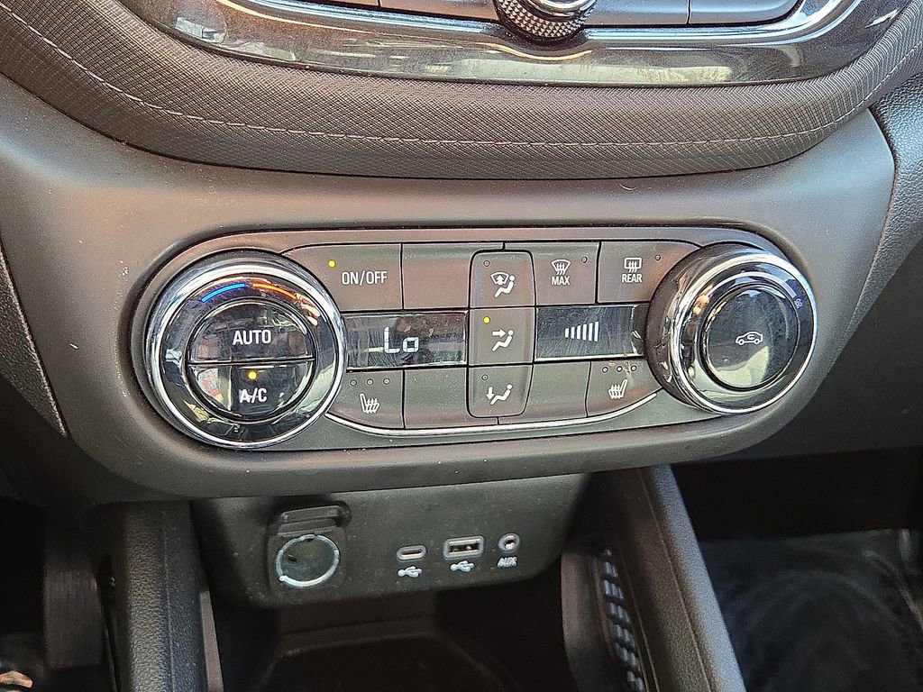 Used 2022 Chevrolet TrailBlazer LT w/ Convenience Package image 29