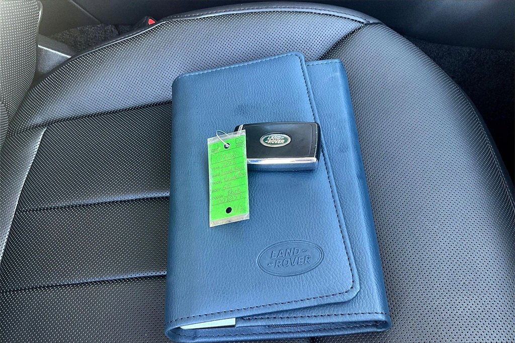 Used 2022 Land Rover Range Rover SE image 11