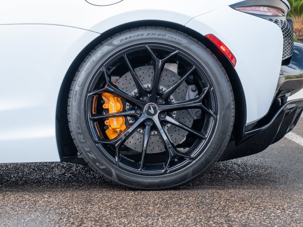 Used 2025 McLaren Artura Spider RWD image 26