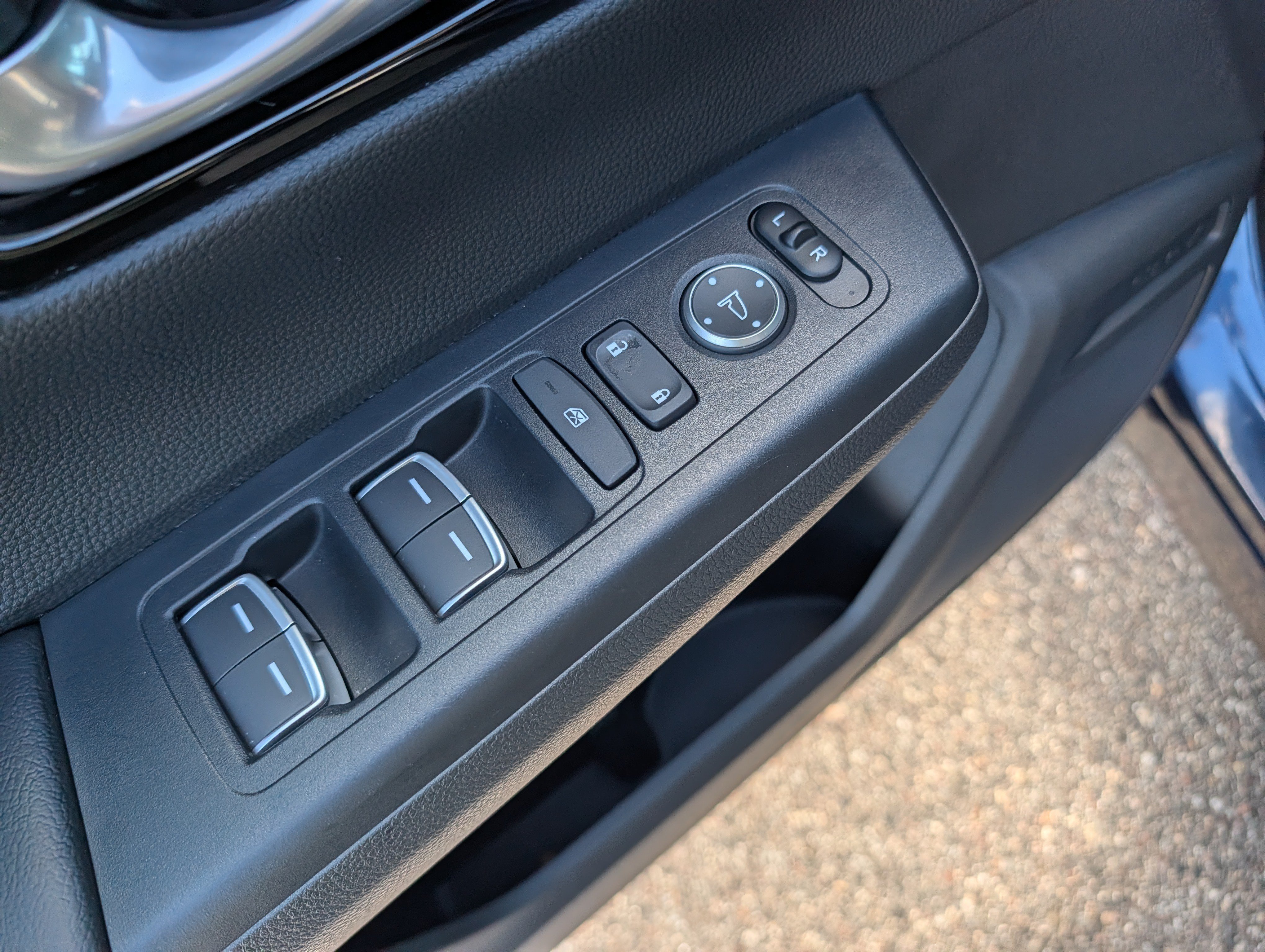 Used 2025 Honda CR-V EX-L image 23