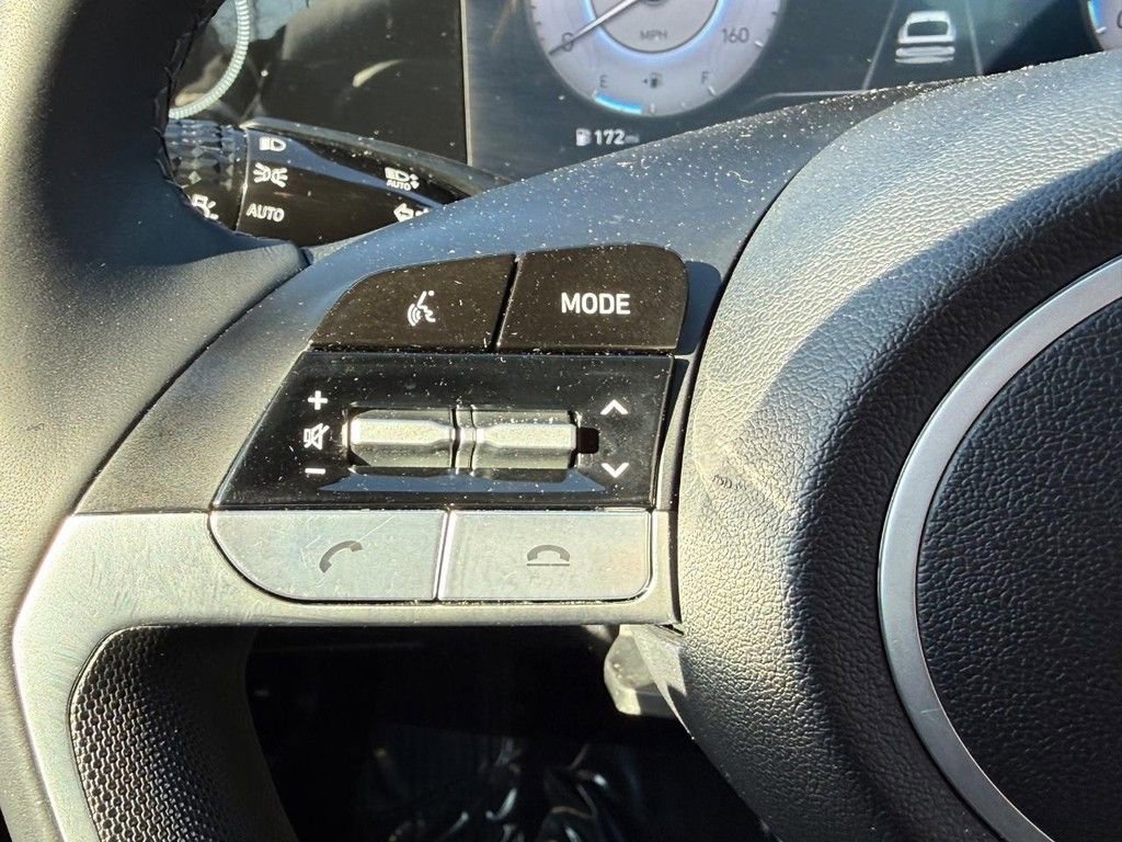 Used 2023 Hyundai Elantra SEL w/ Convenience Package image 19