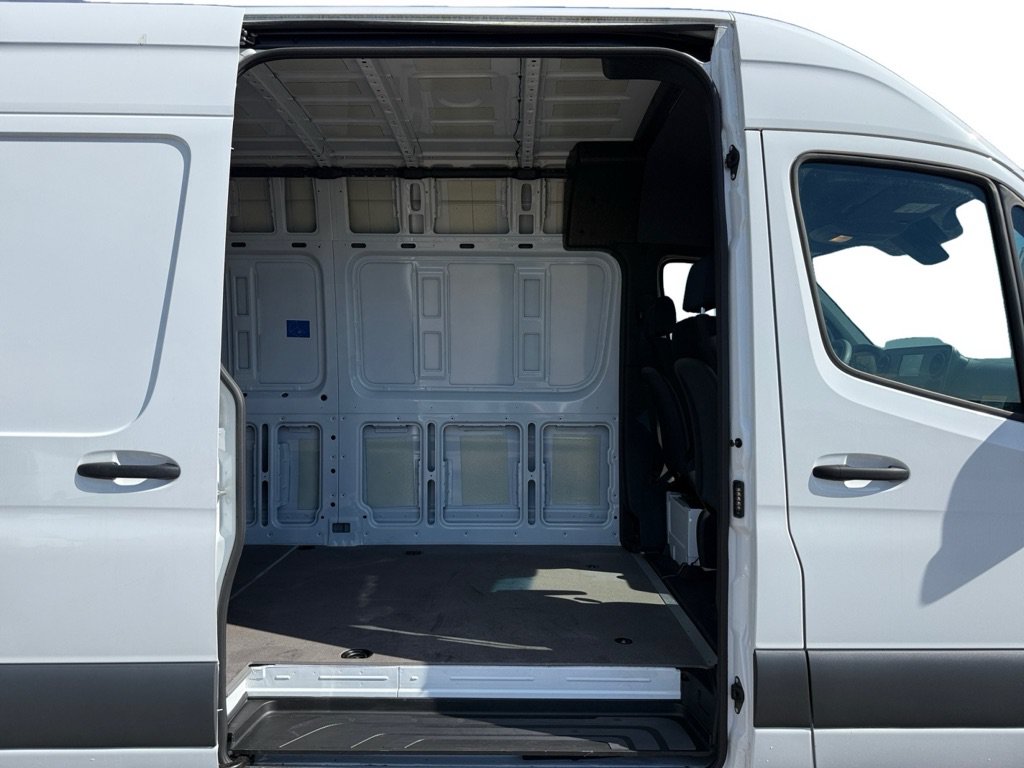 Used 2024 Mercedes-Benz Sprinter 3500 image 14