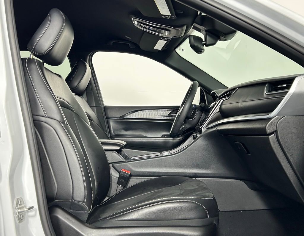 Used 2024 Jeep Grand Cherokee L Laredo image 10