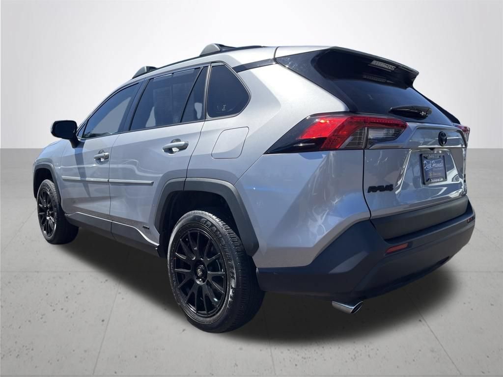 Used 2023 Toyota RAV4 XLE Premium AWD/4WD image 7