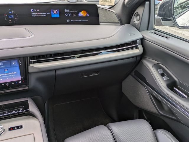 New 2025 Lincoln Navigator Reserve w/ Jet Appearance Package AWD/4WD image 16