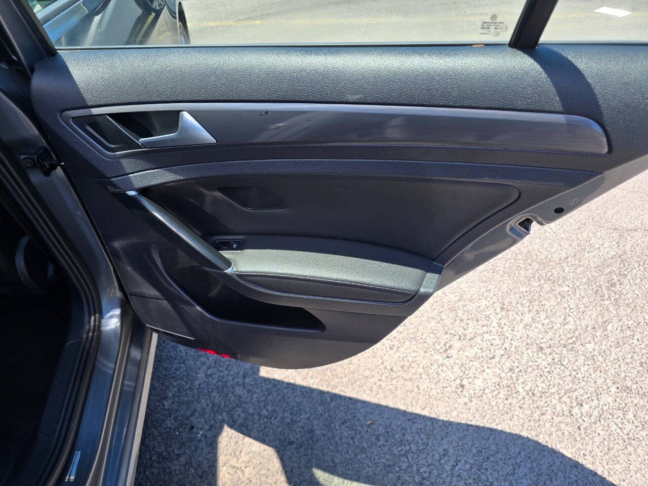 Used 2019 Volkswagen Golf S FWD image 25