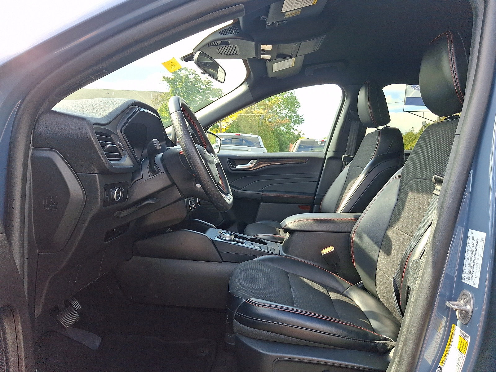 Used 2025 Ford Escape ST-Line Select AWD/4WD image 14