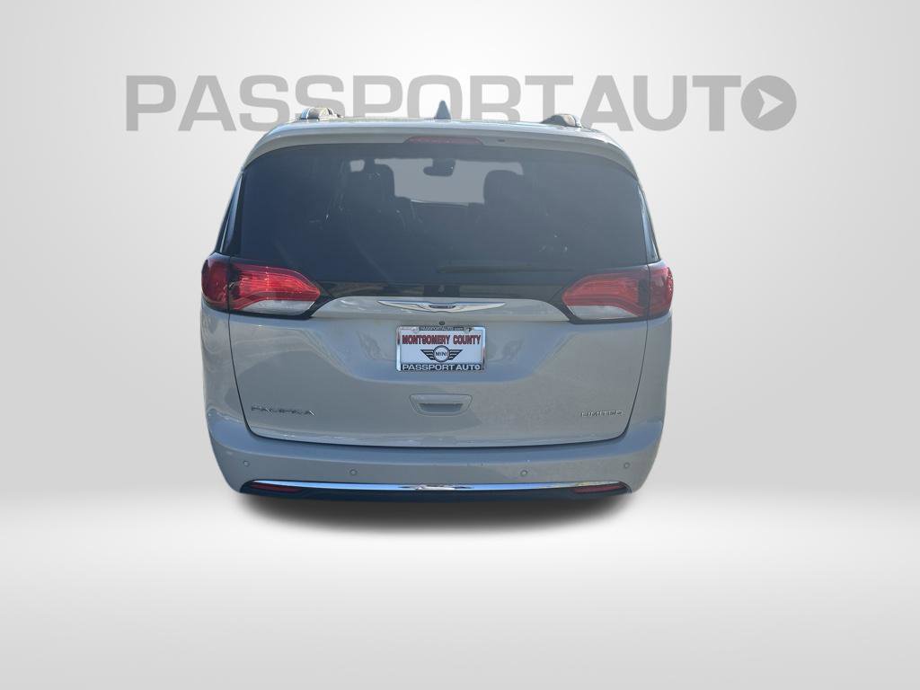 Used 2019 Chrysler Pacifica Limited w/ Advanced Safetytec Group FWD image 5