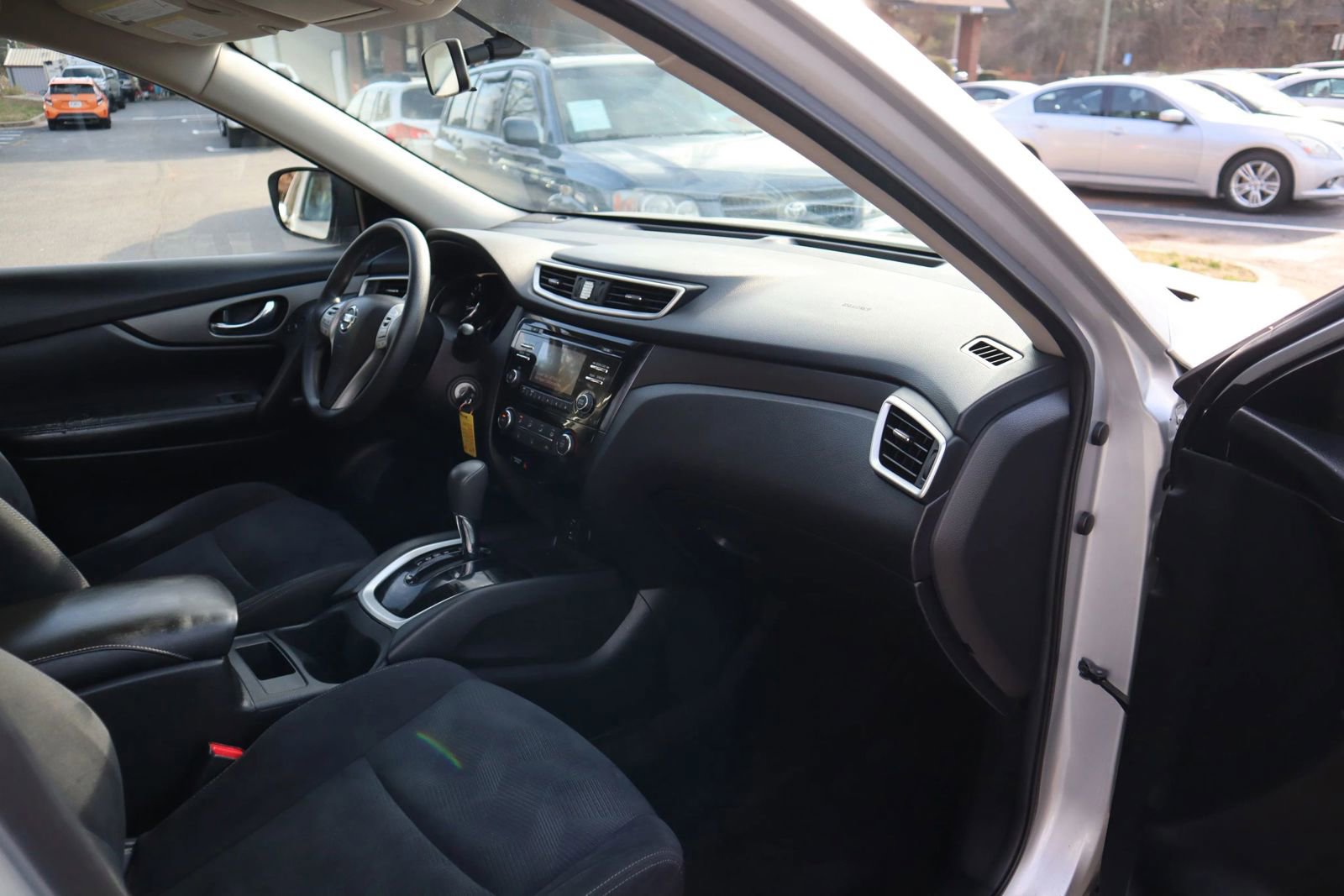 Used 2016 Nissan Rogue S image 15