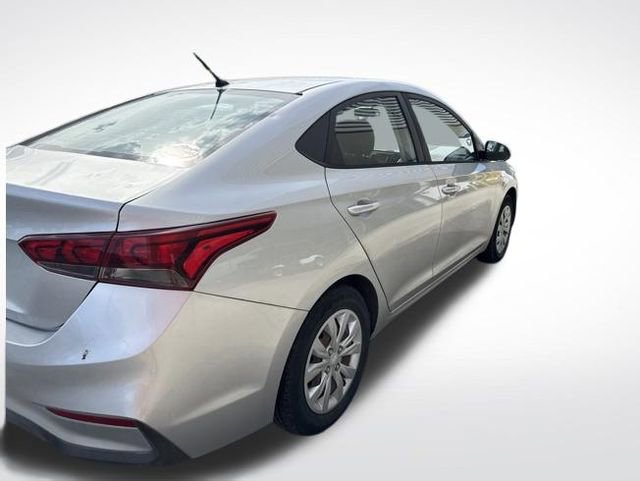 Used 2019 Hyundai Accent SE FWD image 2