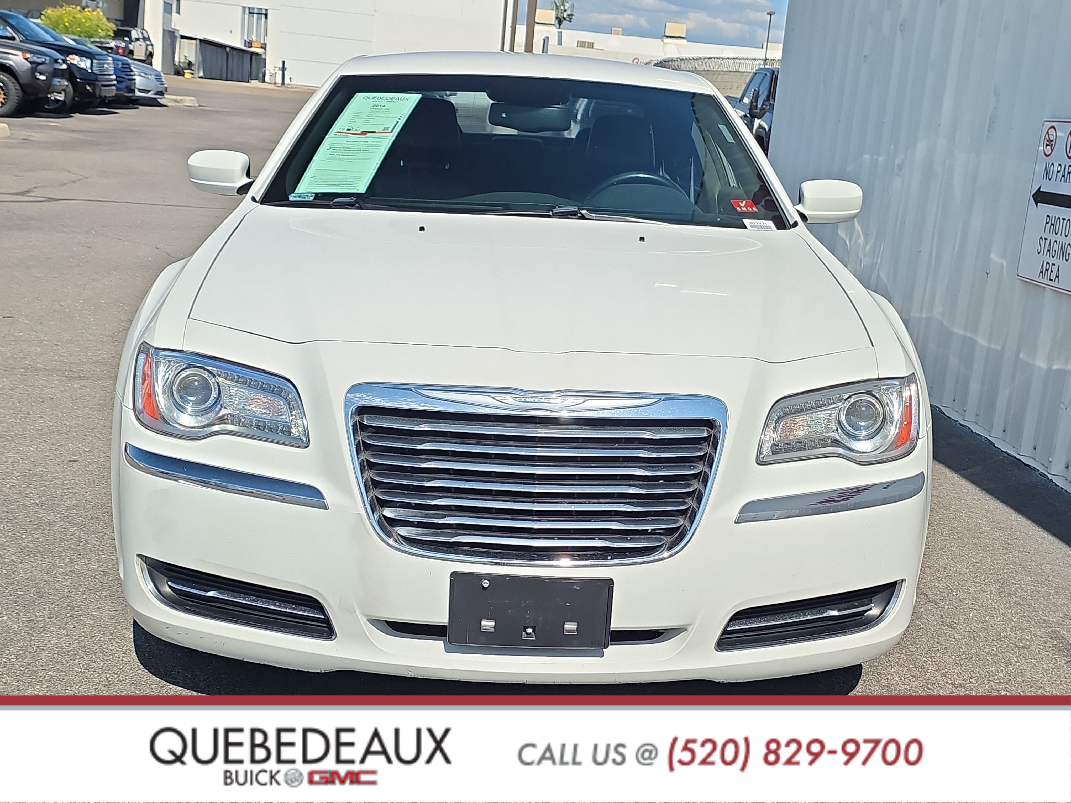 Used 2014 Chrysler 300 RWD image 2